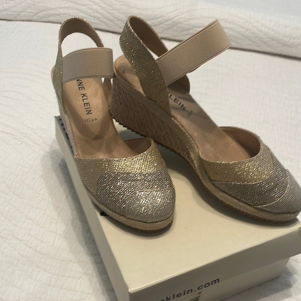 Anne Klein Espadrilles Size 9